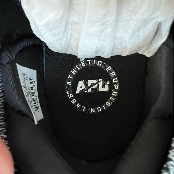 APL Techloom Wave hybrid running shoe US 8 black/pristine/melange new in box - Picture 8 of 10